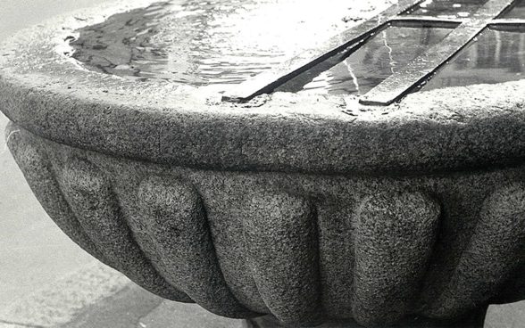 Bassin de fontaine confectionné dans du granite de l’Aar